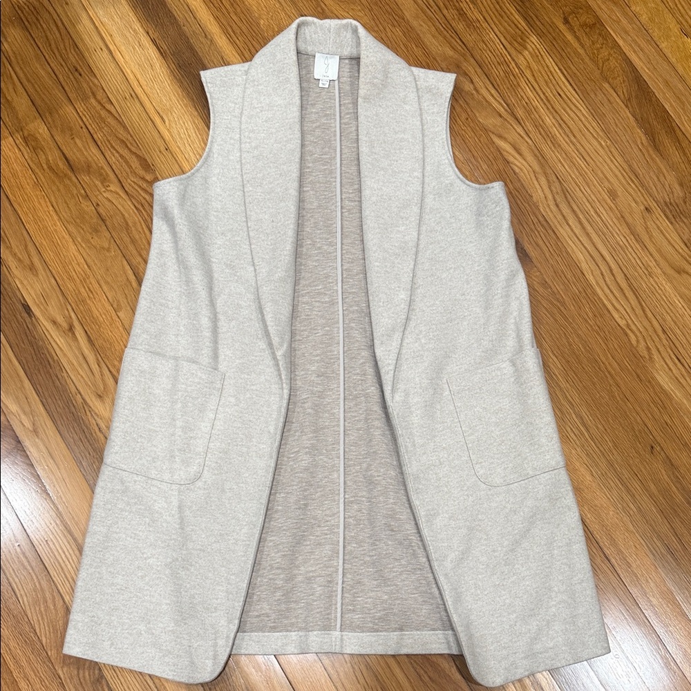 Women's Cream Sleeveless Sweater Vest